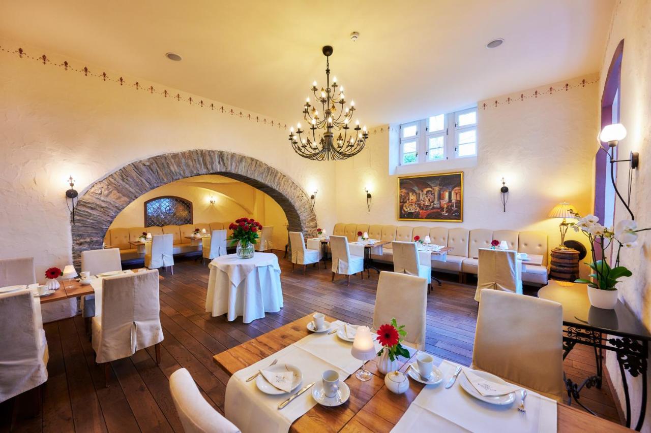 Weinromantikhotel Richtershof Mulheim an der Mosel Bagian luar foto