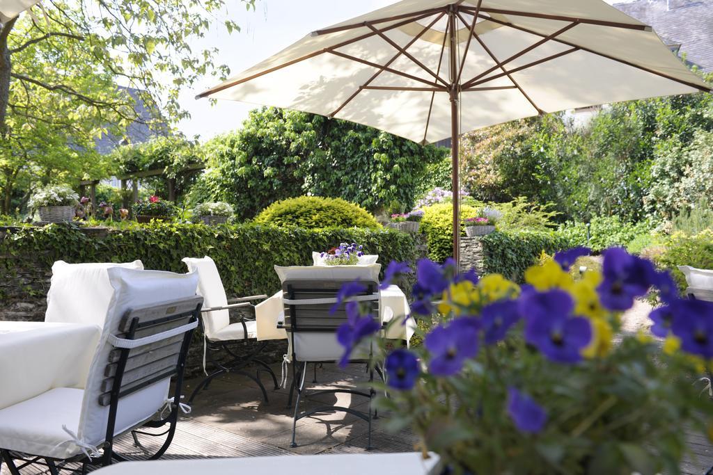 Weinromantikhotel Richtershof Mulheim an der Mosel Bagian luar foto