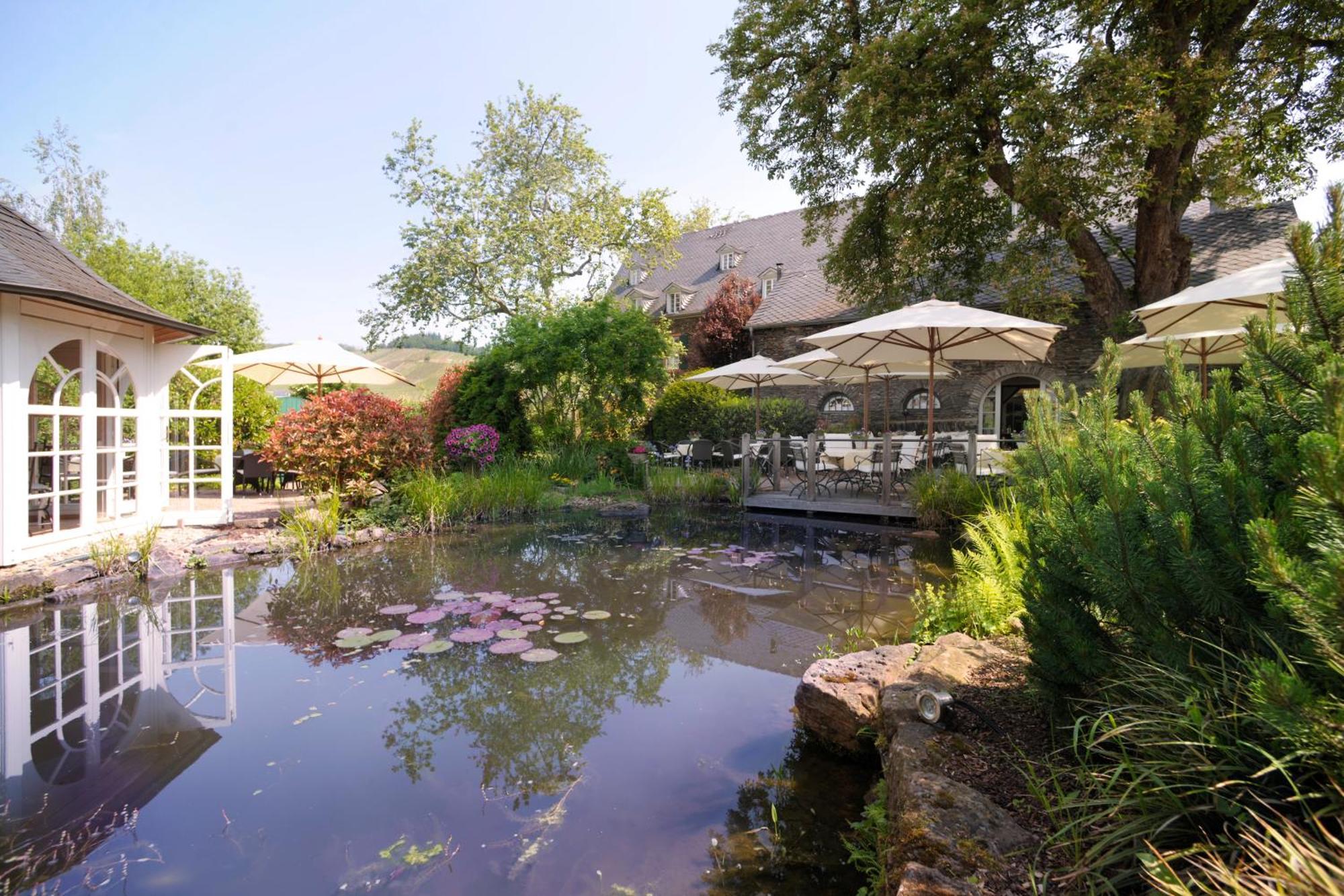 Weinromantikhotel Richtershof Mulheim an der Mosel Bagian luar foto